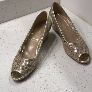 Ron White Metallic Peep Toe Heels